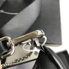 2022 Svart nylon axel messenger väska för kvinnor lyxig handväska hobo designer med mini fickmärke kvinnlig crossbody väska