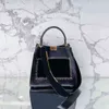 Borsa a tracolla di design Borsa a tracolla Borsa a tracolla da donna Borsa da viaggio F Frizione con telaio in metallo intarsiato Borsa a tracolla di lusso 220819