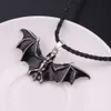 Die Nachtleben Fledermaus Gothic Anhänger Halskette Vintage Lederkette für Mann Frauen Punk Retro schrecklicher Schmuck Cool Chic