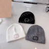 Höst varm ullmöss bokstav skalle cap hög elastisk mjuk stickad hatt utomhus semester beanie hattar