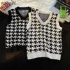 Men Houndstooth Sweater Vest Vintage Vneck Loose College AllMatch ärmlösa tröjor Par Fashion Sticked Tops Harajuku 220822