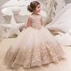 Flickans kl￤nningar s￶ta s￶ta prinsessor Long White Ivory Custom Made Lace Organza Flower Girl Gowns Wedding Girl's Party 2022Girl's