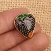 10pcs cloisonne المينا فيليجري حبات الفراولة سحر المجوهرات DIY صنع لوازم القلادة قلادة القلادة الملحقات قلادة القلادة