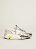 Sapato de cano baixo italiano feito à mão em prata e tênis com sola de corrida branca