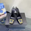 최고 얇은 하이힐 샌들 스퀘어 버튼 장식 고급 디자이너 섹시 웨딩 신발 11cm