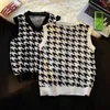 Men Houndstooth Sweater Vest Vintage Vneck Loose College AllMatch ärmlösa tröjor Par Fashion Sticked Tops Harajuku 220822