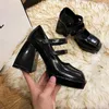 Elbise ayakkabıları kadınlar yüksek topuklu pompalar kare ayak parmağı tıknaz topuk tokası siyah beyaz Mary Janes sokak platformu retro peluş kışlık