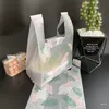 50 pz / lotto Supermercato Shopping Sacchetti di plastica Materiat Vest Regalo Sacchetti cosmetici Sacchetto di imballaggio alimentare Sacchetto di caramelle nuziali 220822