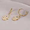 Brincos de argola Huggie Luxury Blue Stone Hands for Women Trendy Metal Metal Aço inoxidável Pingente Pequeno Earings Party Jóias AcessoryHoop