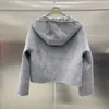Fen di kvinnor designer jacka ny ull kort huva jacka dubbelsidig med fashionabla f påsar