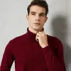 Мужские свитера 220 Водолазка Мужчины Осень Зима Толстые Теплые Slim Fit Сплошной цвет Пуловер Белый свитер Мужской бренд Красный Синий L220827