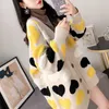 Femmes Fourrure Fausse Fourrure Lâche Amour Femmes Cardigan Pull pour Fallwinter Paresseux Style Épais Mode Coréenne Longue Veste Tricotée 220826