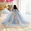 Çiçekler Pembe Mavi Prenses Quinceanera Modelleri 2022 Uzun Kollu Tül Balo Elbise Boncuklu Tatlı 15 Elbise Zarif Elbiseler XV Vestidos De 15 Anos Robe Bal Ortaçağ