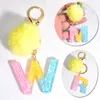 Rainbow Color 26 Initialer Letter Nyckelh￤nge med gul fluffig Pompom Fashion Girls Charms handv￤ska bilh￤nge Keyring smycken