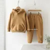 Kläder sätter mamma Susy Baby Girl Boy Bomullskläder hoodiejogging 2st varma fleece foder barn sport loungewear vinter våren 220826