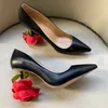 Lady Suede 2022 Sheepskin Leather Ladies Dress Shoes Rose Chunky High Heel Pillage Pointed Toe Europe America the Catwalk Spring and Fall Wedding Party Size 8172