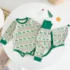 Kläderuppsättningar 2022 Baby Christmas Clothes Set Long Sleeve Bodysuit Pants Hat 3st Infant Suit Boys and Girls Decoration 0-2y