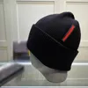 Beanie/Kafatası Kapakları Moda Şapka Tasarımcı Kadınlar İçin Beanie Erkekler Örgü Beanies Yün Dokuma Sonbahar Kış Klasik Şapka Hafif Nefes Alabaş Sıcak Katı