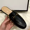 Diapositivas de diseñador para hombre Zapatillas para mujer Sandalias de verano Diapositiva de playa Plataforma plana Sandali Baño Zapatos para el hogar Chanclas Zapatillas causales a rayas 35-44