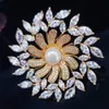 Kvinnor Brosch Flower Pearl Suit Brosches For Women Zirconia Stone Lady Pins Vintage Elegant Breastpin Coat Dress Pin Fashion Gold Plating Corsage