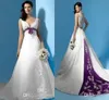 Robe de mariée blanche et violette Vintage dentelle broderie tache col en v perlé gothique princesse longues robes de mariée robes