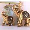 Objets décoratifs Figurines Resin doré Éléphant statue Feng Shui Elegant Elephant Trunk Sculpture Lucky Wealth Figurine Crafts Ornements pour la décoration intérieure 220827