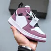 حذاء كرة سلة للأطفال الرضع 1s من 2023 حذاء رياضي للأولاد والبنات من Royal Scotts Obsidian Chicago Bred متعدد الألوان للأطفال ، حذاء رياضي خارجي مقاس 25-35