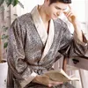 Mens Robes Robe Nightgown Satin Kimono Batrobe Elbise Günlük Placwear Plus Boyut Baskı Altın Ev Pansuman 3xl 4xl 5xl 220826