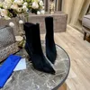 Suede Short Boot Boot Metal Women's Shoes الكلاسيكية كعب رفيع 9 سم مصمم جلدي للأزياء الماس نساء كبير 35-42