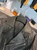 Luxus-Herren-Designer-Lederjacke, hochwertige Schaffelljacken im Street-Motorrad-Stil, stilvolle kurze Lederjacke mit Reißverschlusstaschen-Splice-Design