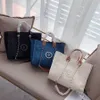 5A Luxury Bag Bags Shopping Shopping Totes Designer Claic Handväskor Tryck Flower Laser Dazzle Color Beach Bag Shopping S Kvinnor PVC Handväska Purses Transparent Tot