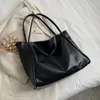 Sacs de soirée Sacs à main d'épaule de grande capacité Sac 2022 Big Spring PU Cuir Designer Femme Shopper Lady Soft P