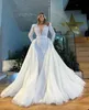 Abito da sposa vintage a sirena con perline piene e strascico staccabile con collo trasparente e maniche lunghe in cristallo 3D con applicazioni di pizzo