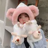 Basker 2022 Autumn Winter Warm Cute Three-Piece Plush Bear Gloves Bib Earmuffs Hat ett stycke utomhus plus sammet tjock