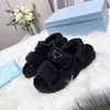 P Designer Women Sandals Fashion Terry Cloth Mules Flat Slippers Winter Warm Rubber Slide Sandaler Claquettes En Tissu Storlek 35-41 QWLP