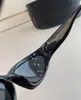 Projektant mody 0157 okulary przeciwsłoneczne męskie i damskie unikalne awangardowe owinięte okulary przeciwsłoneczne letnia gwiazda zewnętrzna w tym samym stylu Ochrona przed promieniowaniem ultrafioletowym jest dostarczana z pudełkiem