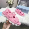 P Designer Women Sandals Fashion Terry Cloth Mules Flat Slippers Winter Warm Rubber Slide Sandaler Claquettes En Tissu Storlek 35-41 QWLP