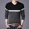 Erkek Sweaters Eridanus Sonbahar Kış Genç Erkekler V Boyun Moda İnce Uygun tüm Maç Orta Kalın Renk Eşleşen Alt MZM111 220829