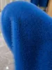 Futro damskie Lautaro zima długotrwały, ciepły, gruby niebieski biały puszysty futra płaszcza kobiety z czapką 2022 luźne mody w stylu koreańskim L220829