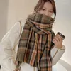 Berets Korean Plaid Cargf Female Winter All Match Muchubler Darm Student Canea Bib Men Shawl