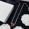 2022 Hartkettingen Designer sieraden Cjewelry kettingontwerp liefde hanger initi￫le brandjewelry8 serie oorbellen armbanden kettingen rood roze zilver