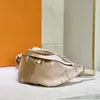 Luxurys Designers BUMBAG النساء والرجال حقائب بوم حزام الخصر المحافظ حقيبة الصدر أزياء Crossbody Woman Cross Body Hand Bags Monograms جلد طبيعي سيدة الكتف محفظة