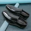 Mężczyźni solidne mokasyny buty kolorowy palce stóp proste wsuwane modne biznes swobodny codzienny mecz AD006 6577