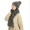 BERETS2022ファッションラグジュアリー女性冬の帽子とスカーフグローブセット編み暖かい女性レッドグレーブルー白いクリスマスギフトのため