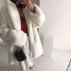 Futro damskie Zadorin zima grube ciepłe białe owłosie kobiety Koreańska moda luksusowe długie rękawy Faux Rabbit Fur Jacket L220829