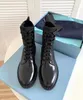 Bottines en cuir brossé Re-Nylon Winter Fashion Noir Recyclé Métal émaillé Triangle Combat Boot Chunky Lug Sole Platform Moto Booties EU35-40