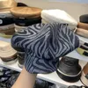 Beralar 202212-JX Zebra Desen Moda Modeli Podyum Bulut Şekiş Eğlence Lady Sekizgen Şapka Erkek Kadın Vizörler Cap