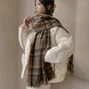 Berets Korean Plaid Cargf Female Winter All Match Muchubler Darm Student Canea Bib Men Shawl