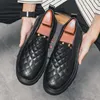 Loafers m￤n skor fast f￤rg pu personlighet sy linje rhombus slip-on mode f￶retag casual daglig m￥ngsidig ad012