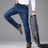 Cortos de hombres estilo clásico de invierno para hombres calurosos jeans moda de mezclilla casual de mezclilla estira algodón grueso pantalones de marca masculina pantalones 220719